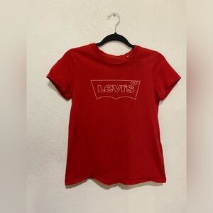 :Levi’s tee: